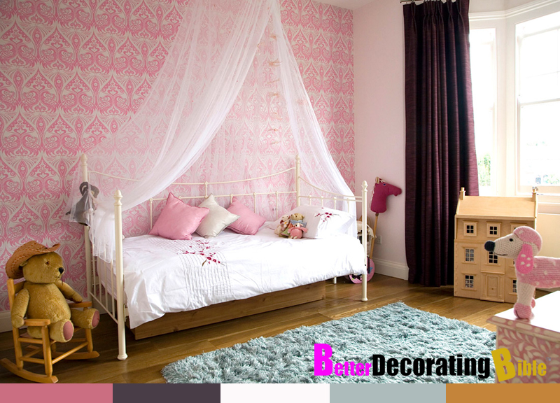decorating with wallpaper on Decorating With Damask Wallpaper Ideas