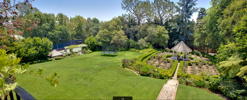 Responses to Stunning Bel Air Home Up for Grabs