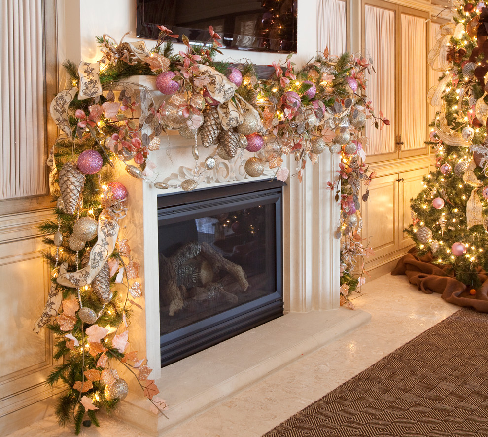 Christmas Fireplace Garland 2