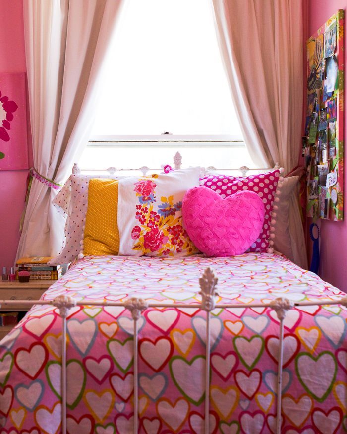 2233 girly kids room pink curtains decorating ideas how to design better decoration bible blog shag rug doll house louis xvi chair bed frame