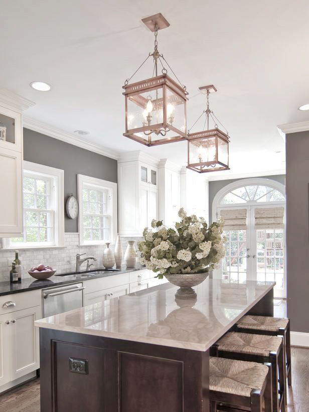 How to Hang and Decorate with Kitchen Pendant Lights ...