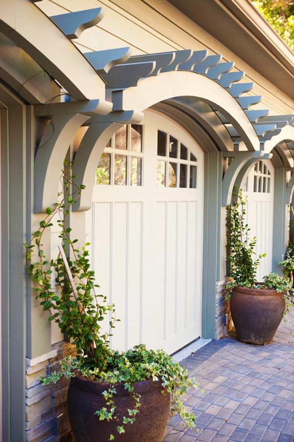 7 Easy Garage Door Makeover Ideas to Boost Your Home's Curb Appeal