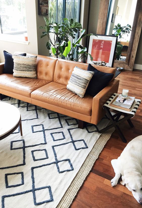 Tanned Leather Sofas are the Hottest Decorating Trend of 2016 – Here’s