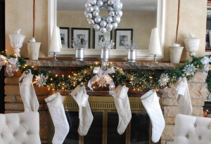 DIY Friday – Easy Christmas Mantel Decorating