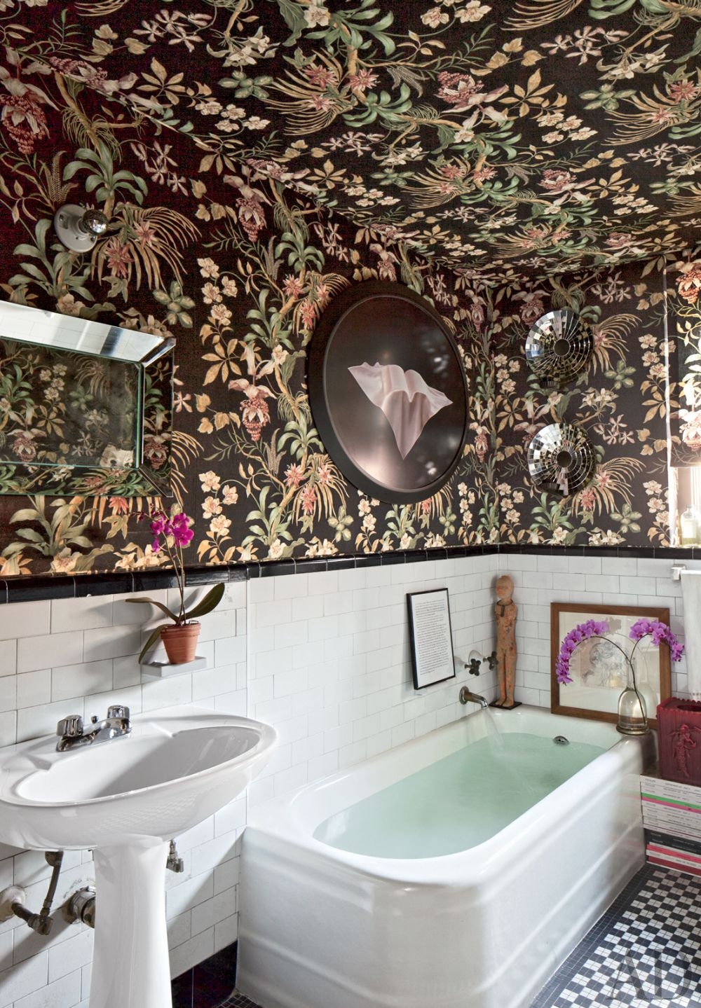 Bold And Beautiful Forget Bland Bathrooms And Try These