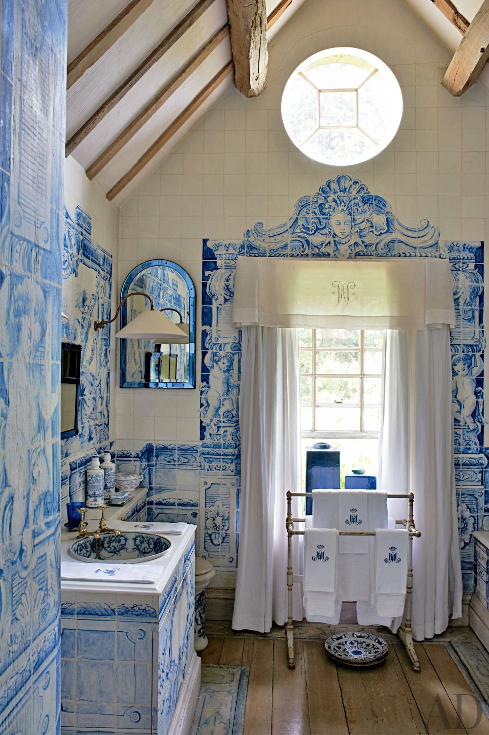 traditional-bathroom-anouska-hempel-design-wiltshire-england-201304-3_1000-watermarked