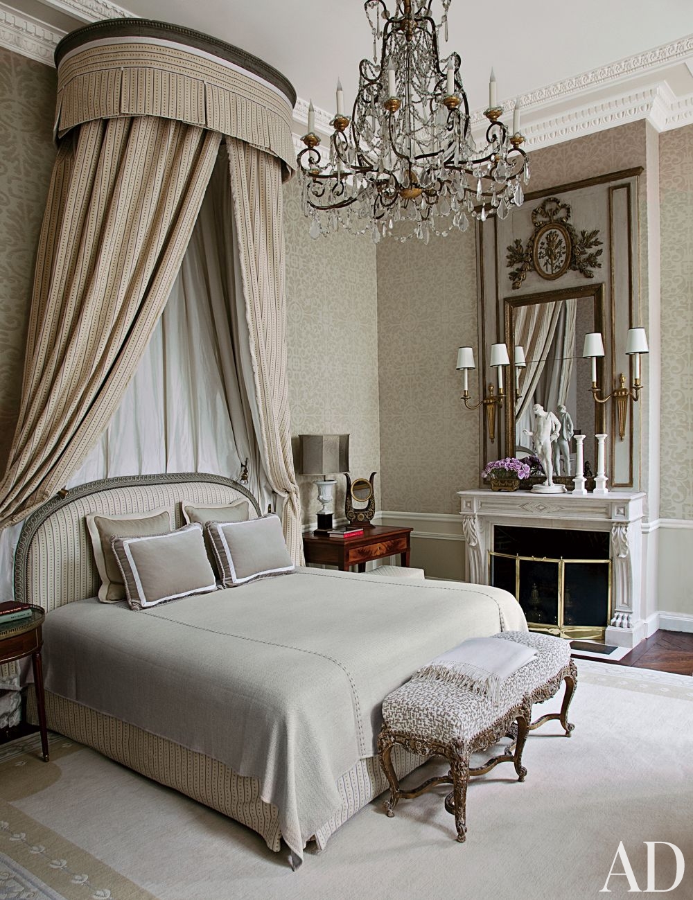 traditional-bedroom-jean-louis-deniot-paris-france-201301_1000-watermarked