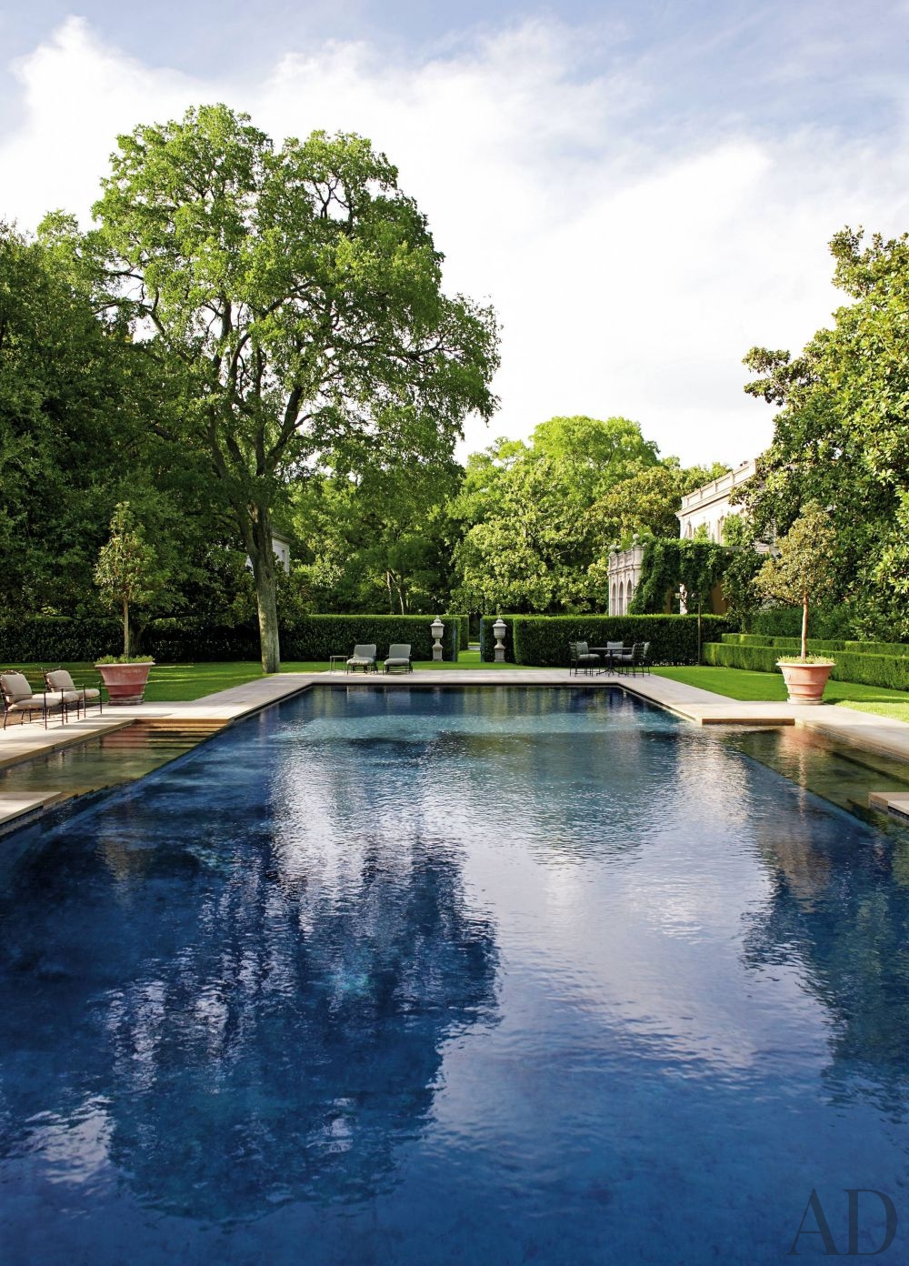 how to decorate around your swimming pool patio ideas traditional-pool-peter-marino-architect-southwest-united-states-200905_1000-watermarked