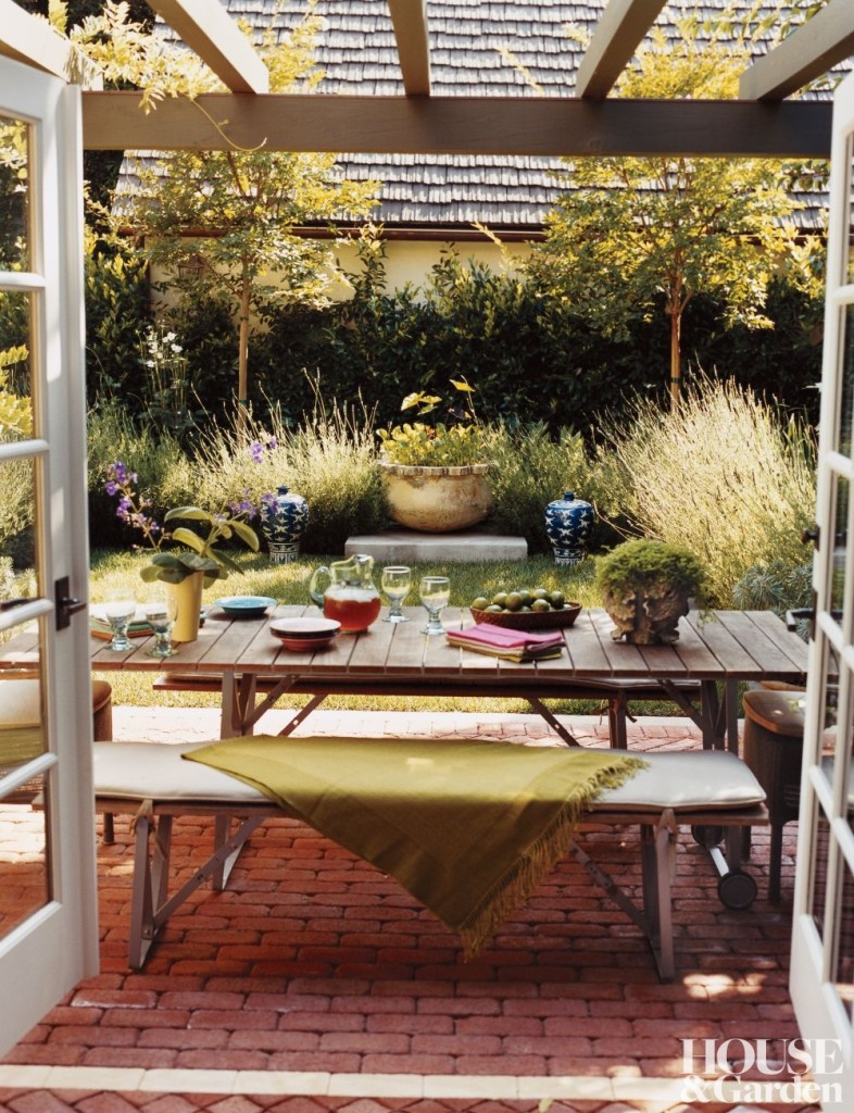 Dining Alfresco The Key Essentials To Fabulously Eating Outdoors