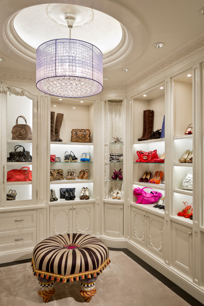 chandelier Mediterranean-Closet (1)