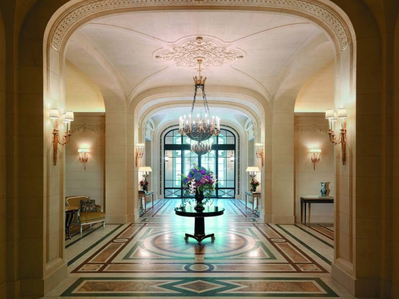 Shangri-La-Hotel-Paris-design-interior lobby hallway decor