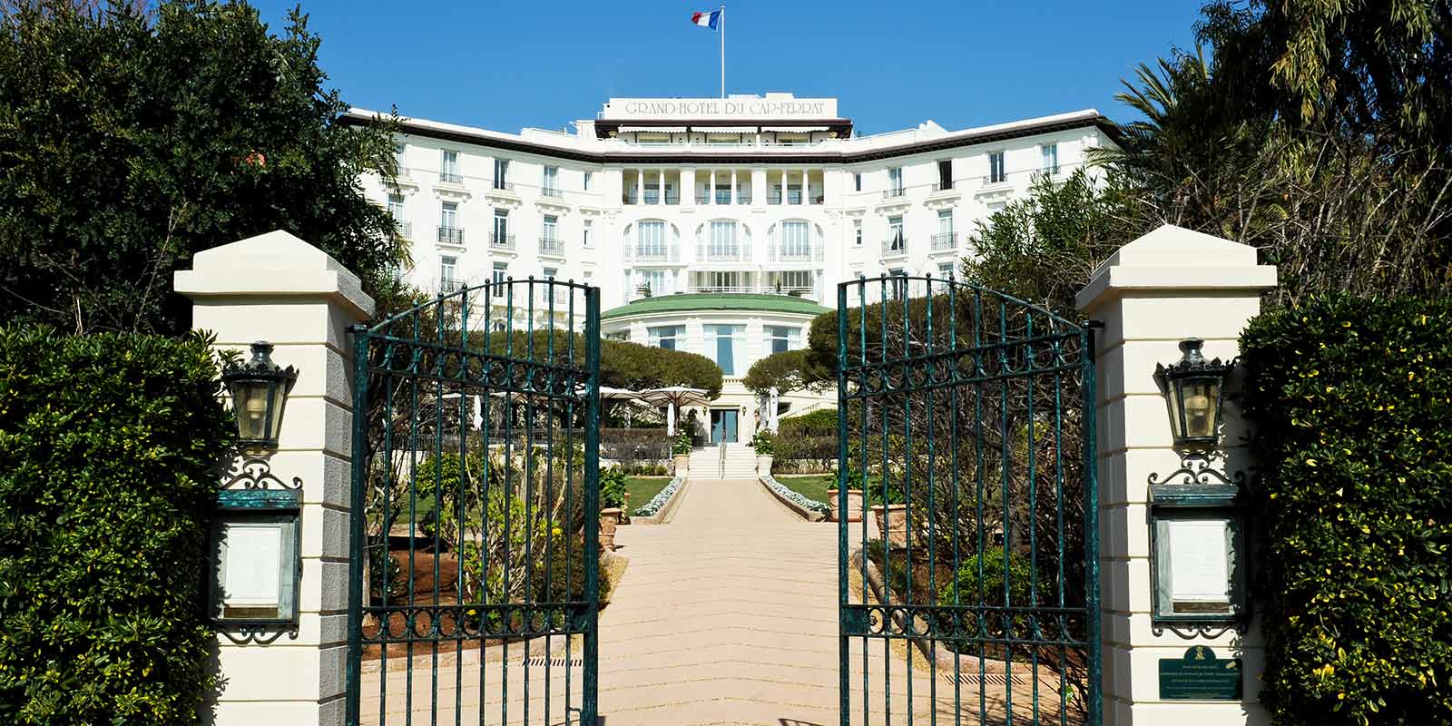 grand hotel du gap france entrance gates