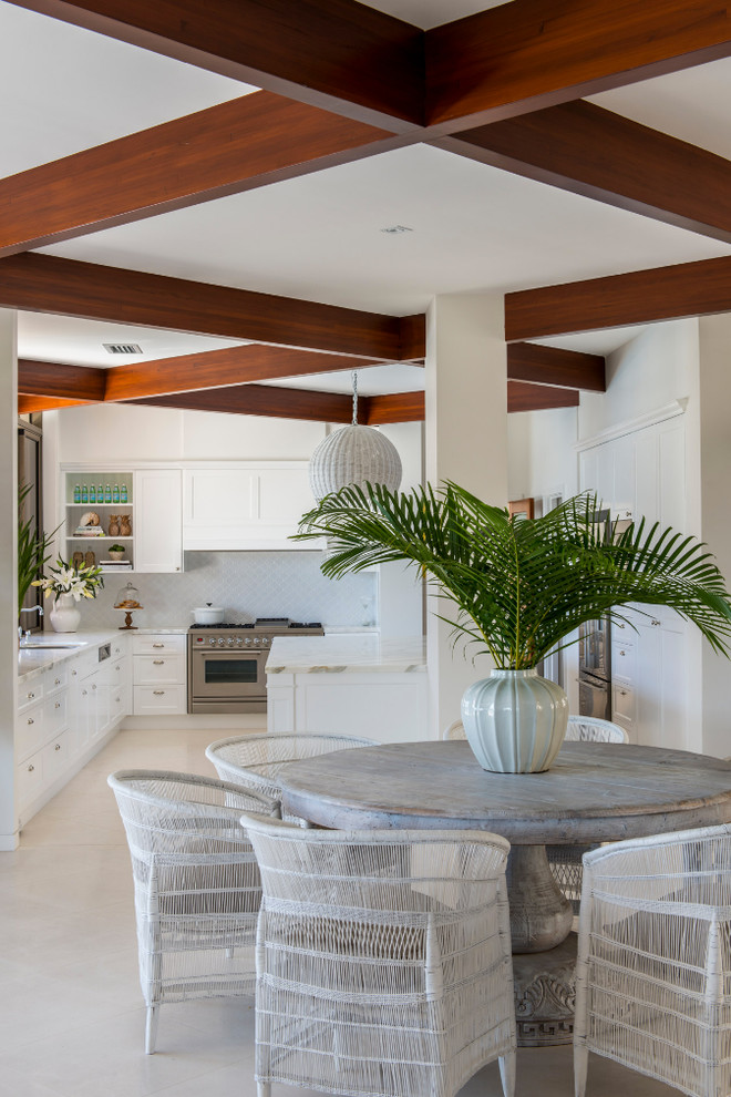 beach-style-dining-room