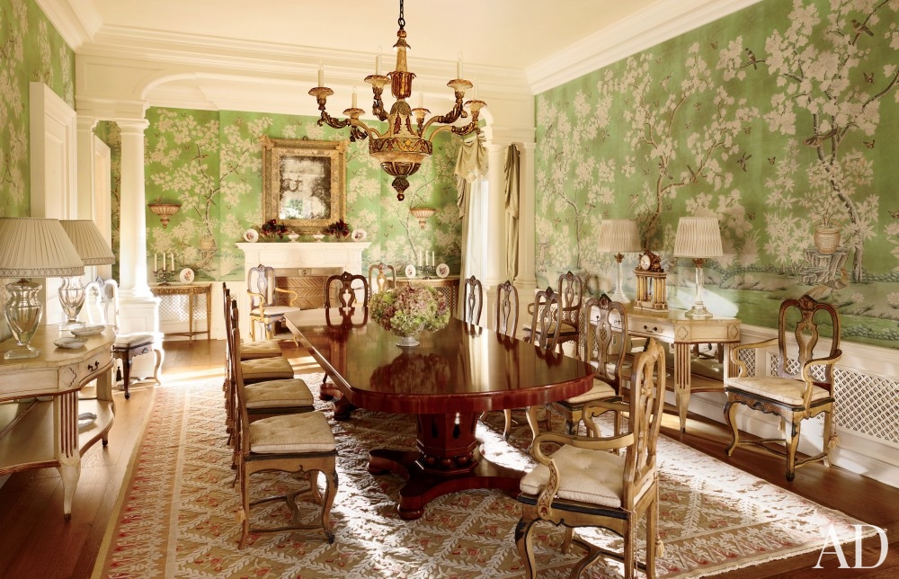 traditional-dining-room-david-easton-inc-palm-beach-florida chinoiserie wallpaper antique carpet