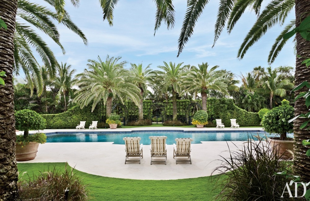 traditional-pool-david-easton-inc-palm-beach-florida backyard