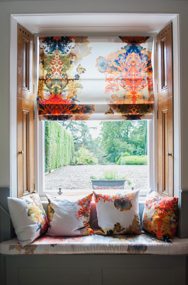 How To Brighten Up A Bad View With Window Blinds Curtains And Shades   Patterened Roman Shades Damask Floral Coral Decor Blinds Window Seat Ideas 