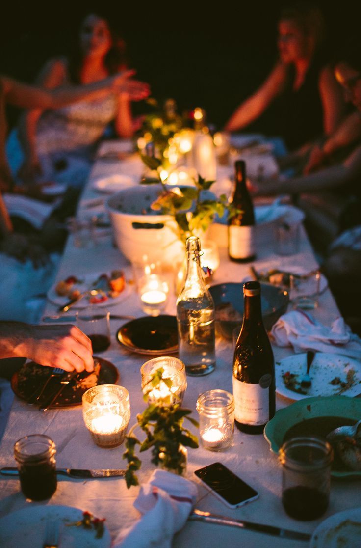 dining outdoors alfresco thanksgiving decor