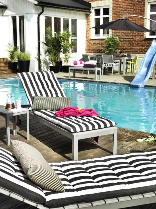 7 Trendy Deck Decorating Ideas for Spring + My Monochrome Stripe