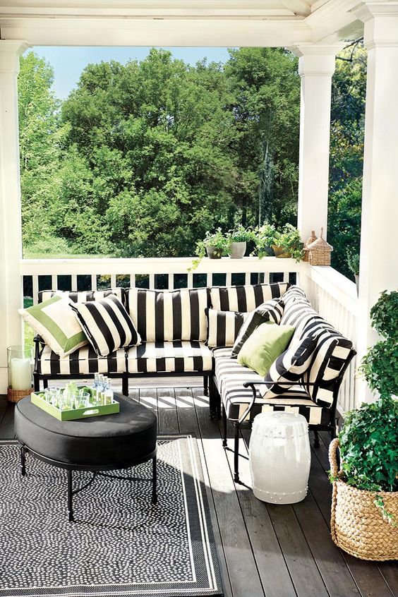 striped deck decor ideas monochrome