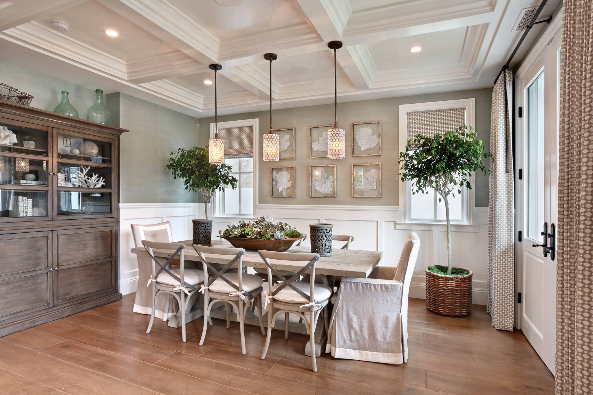 dining room pendant decor