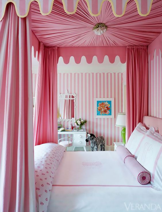 pink canopy bed decorating