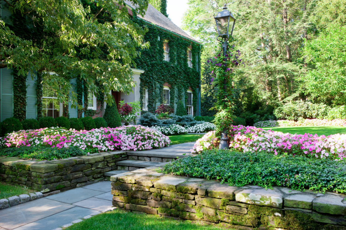 Make Your Front Lawn Stand Out with Gorgeous Landscaping ? Here?s How to Do It!